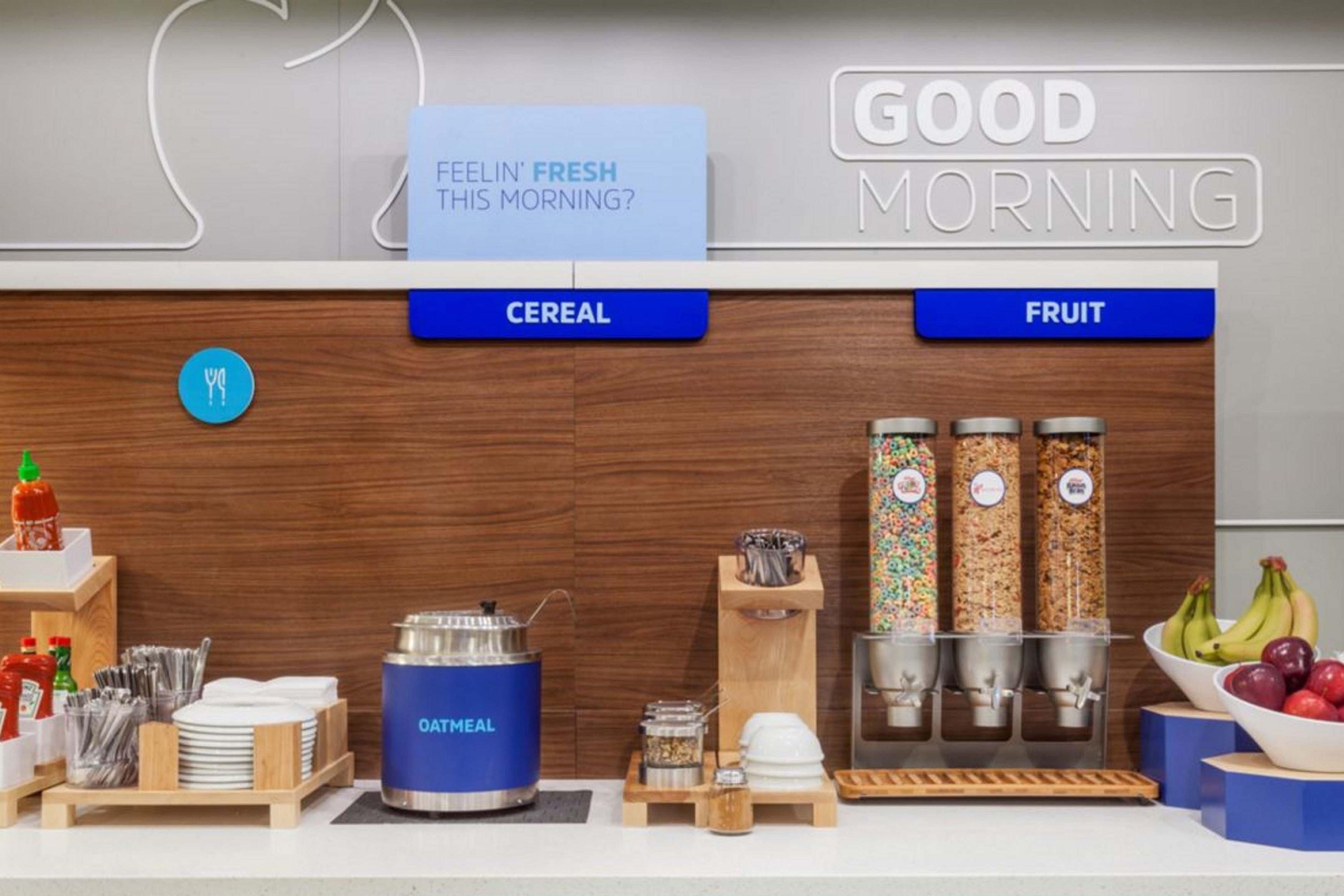 Holiday Inn Express Hotel & Suites Tipp City By Ihg Eksteriør billede