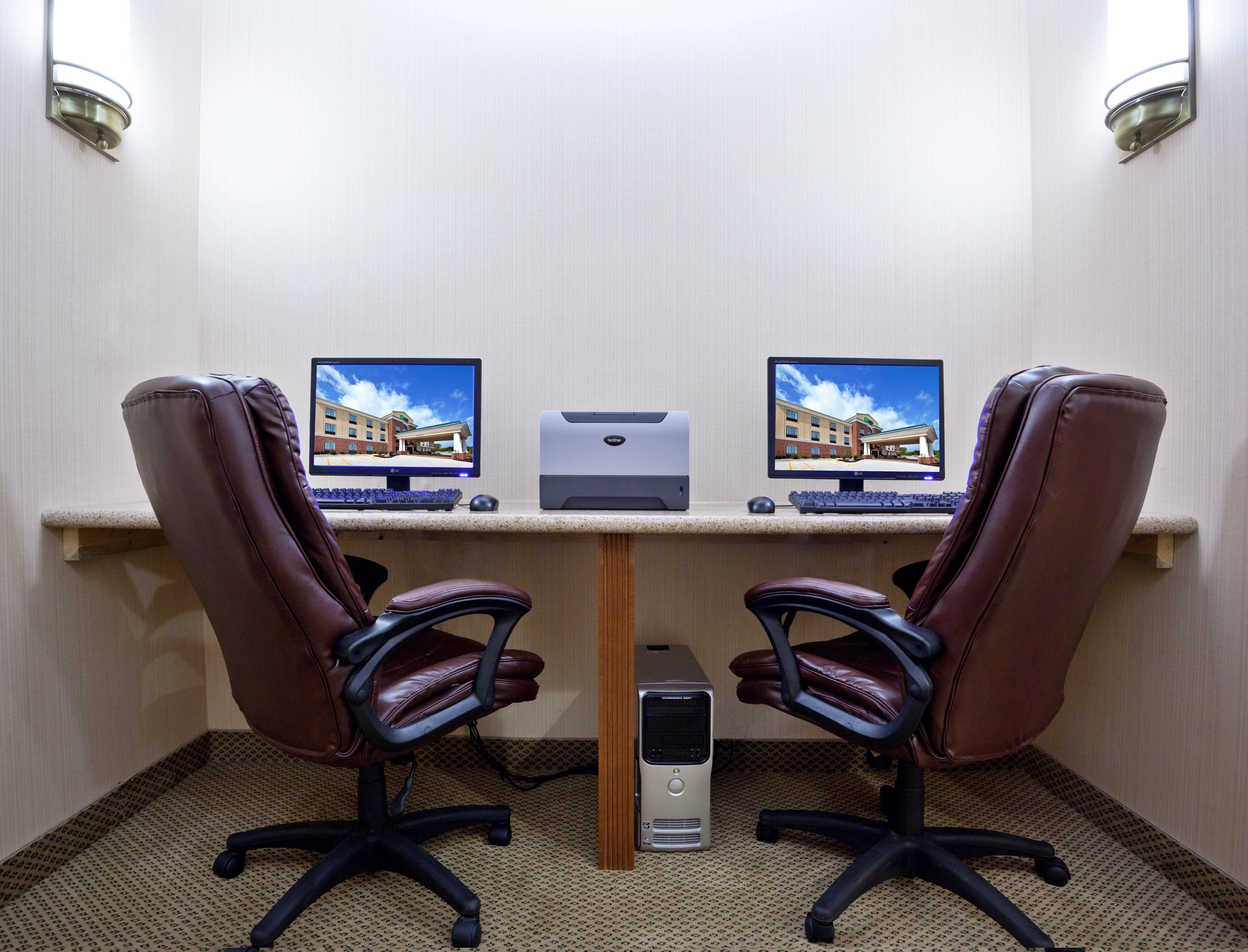 Holiday Inn Express Hotel & Suites Tipp City By Ihg Eksteriør billede
