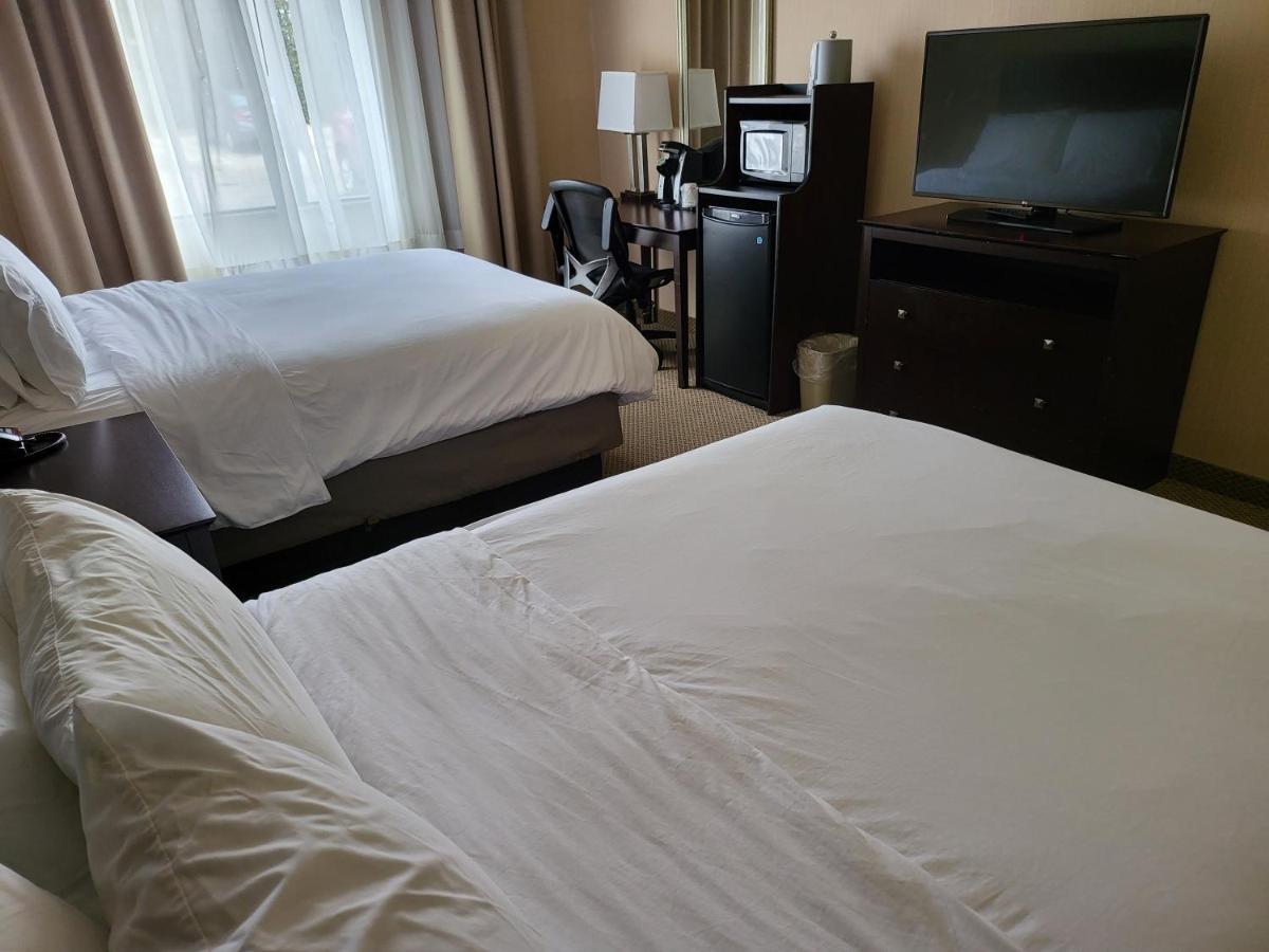 Holiday Inn Express Hotel & Suites Tipp City By Ihg Eksteriør billede