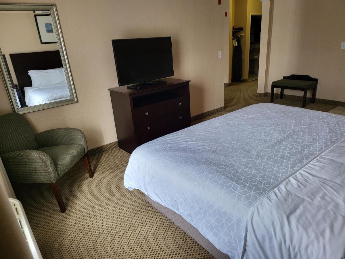 Holiday Inn Express Hotel & Suites Tipp City By Ihg Eksteriør billede