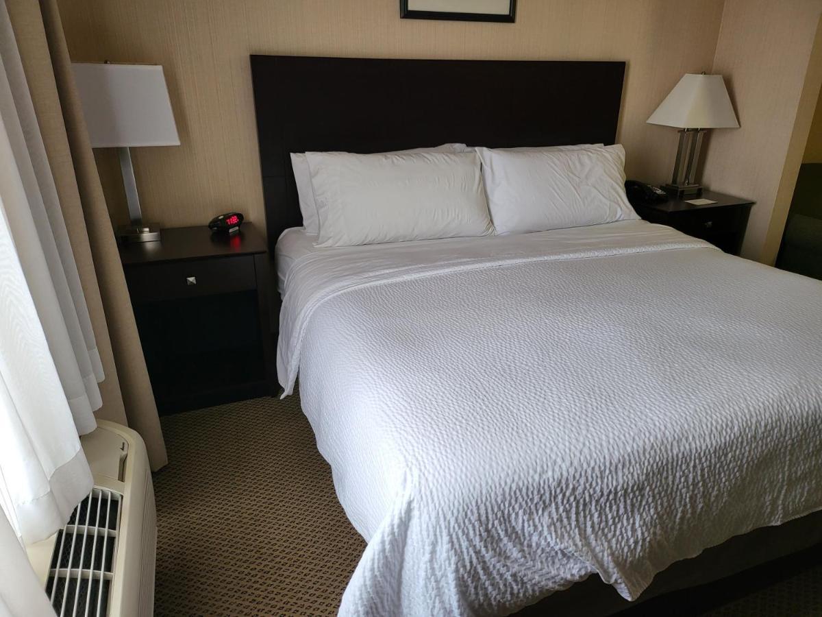 Holiday Inn Express Hotel & Suites Tipp City By Ihg Eksteriør billede