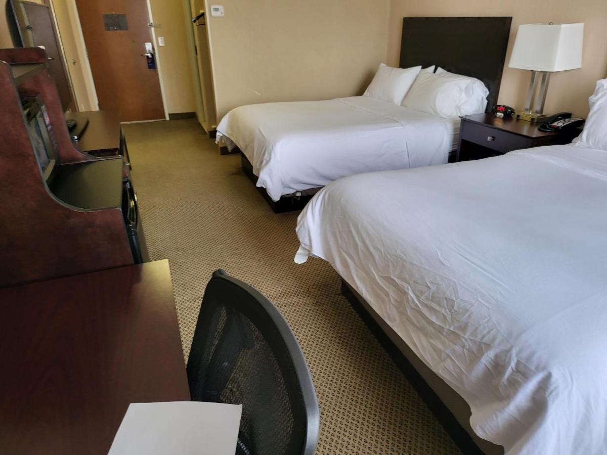 Holiday Inn Express Hotel & Suites Tipp City By Ihg Eksteriør billede