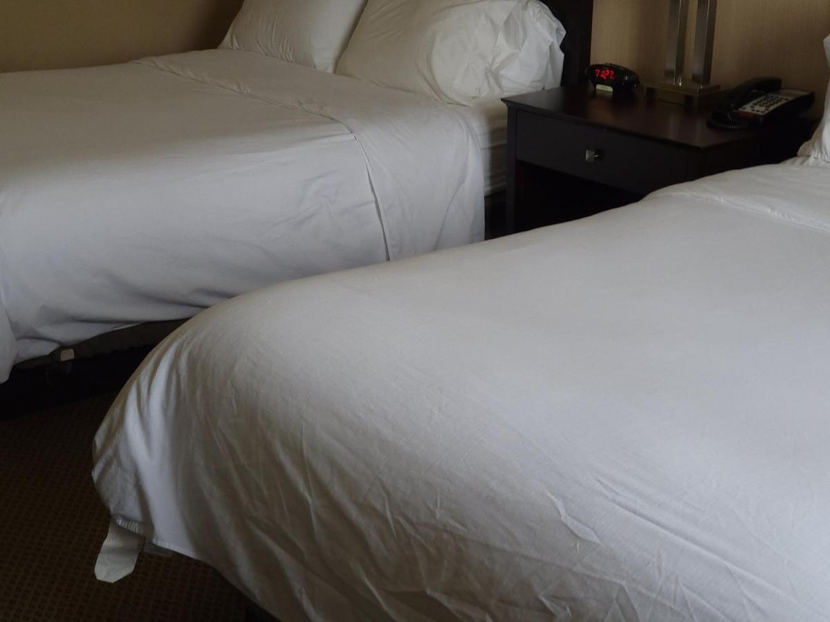 Holiday Inn Express Hotel & Suites Tipp City By Ihg Eksteriør billede