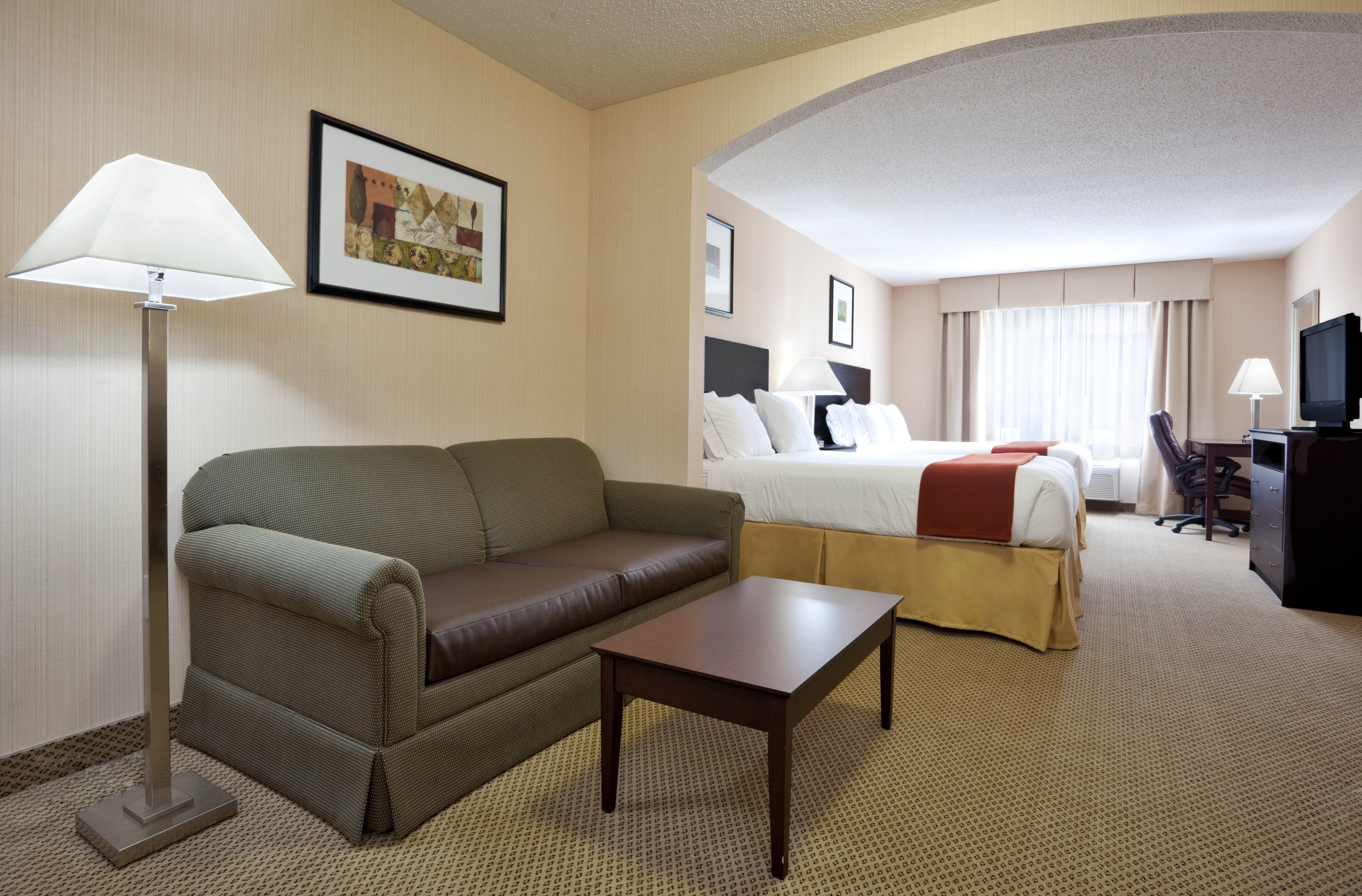 Holiday Inn Express Hotel & Suites Tipp City By Ihg Eksteriør billede