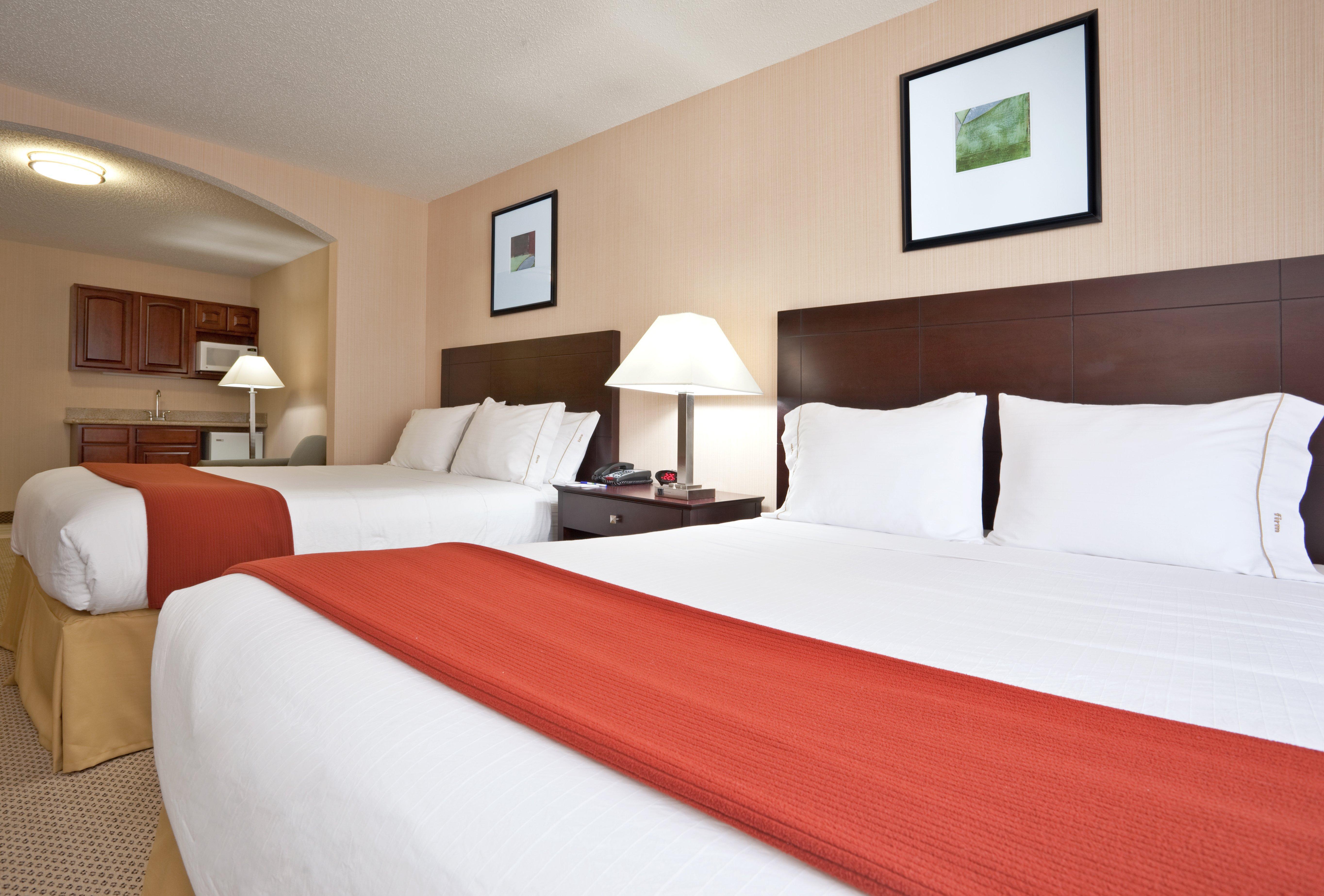 Holiday Inn Express Hotel & Suites Tipp City By Ihg Eksteriør billede
