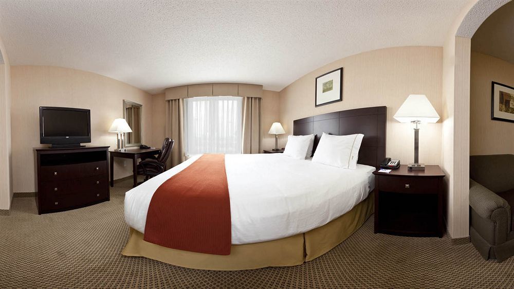 Holiday Inn Express Hotel & Suites Tipp City By Ihg Eksteriør billede